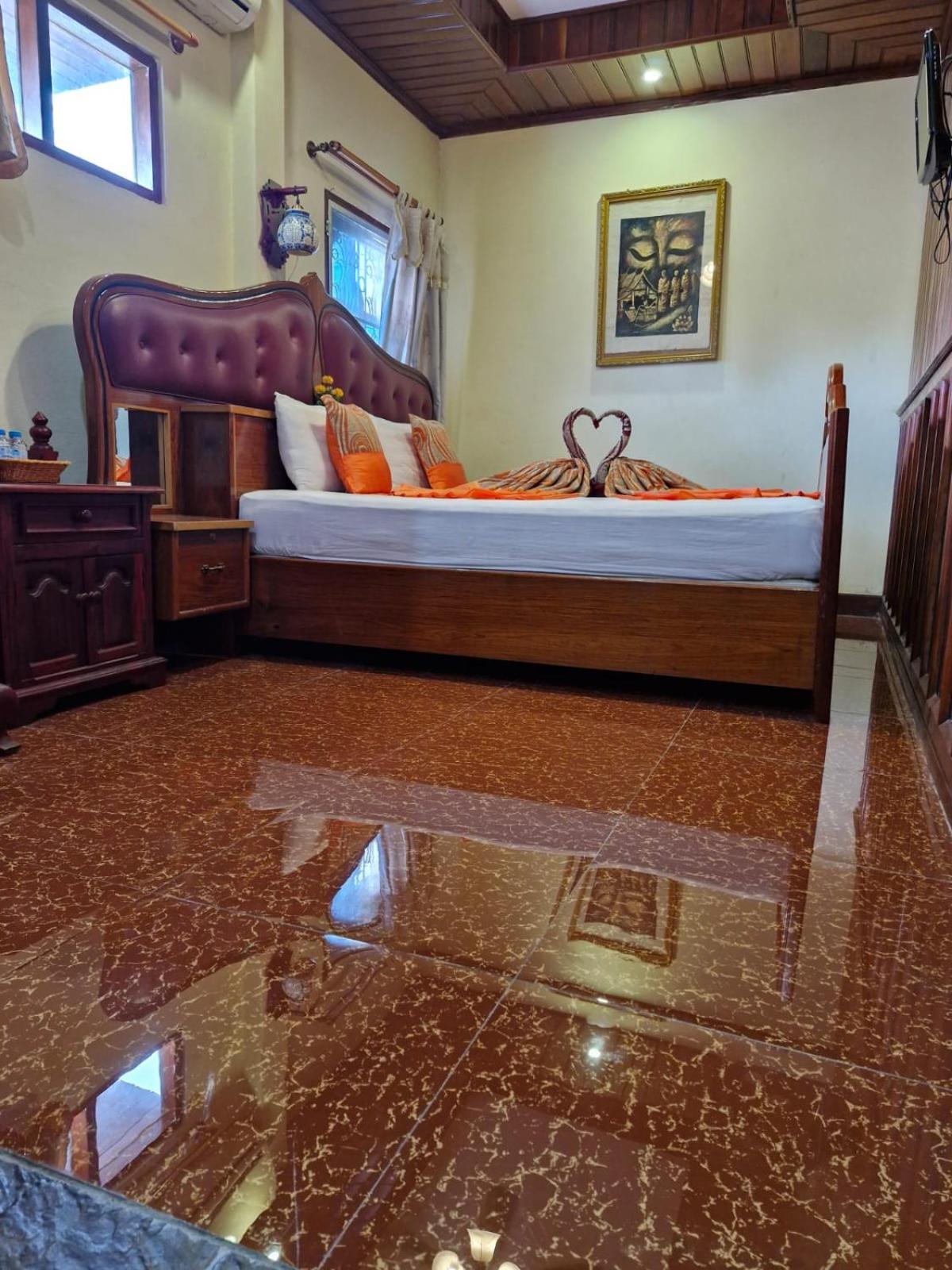 Sakura Wood House Hotel Luangprabang Kültér fotó