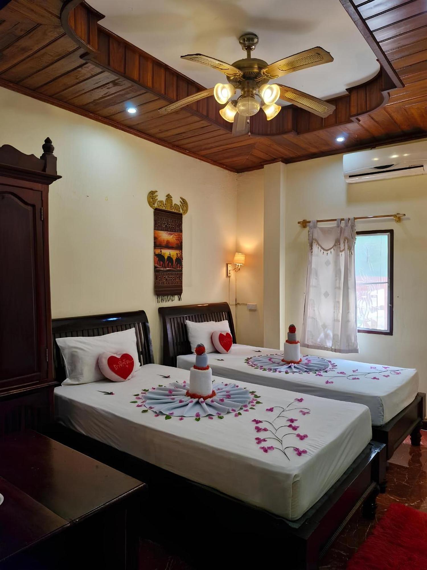 Sakura Wood House Hotel Luangprabang Kültér fotó