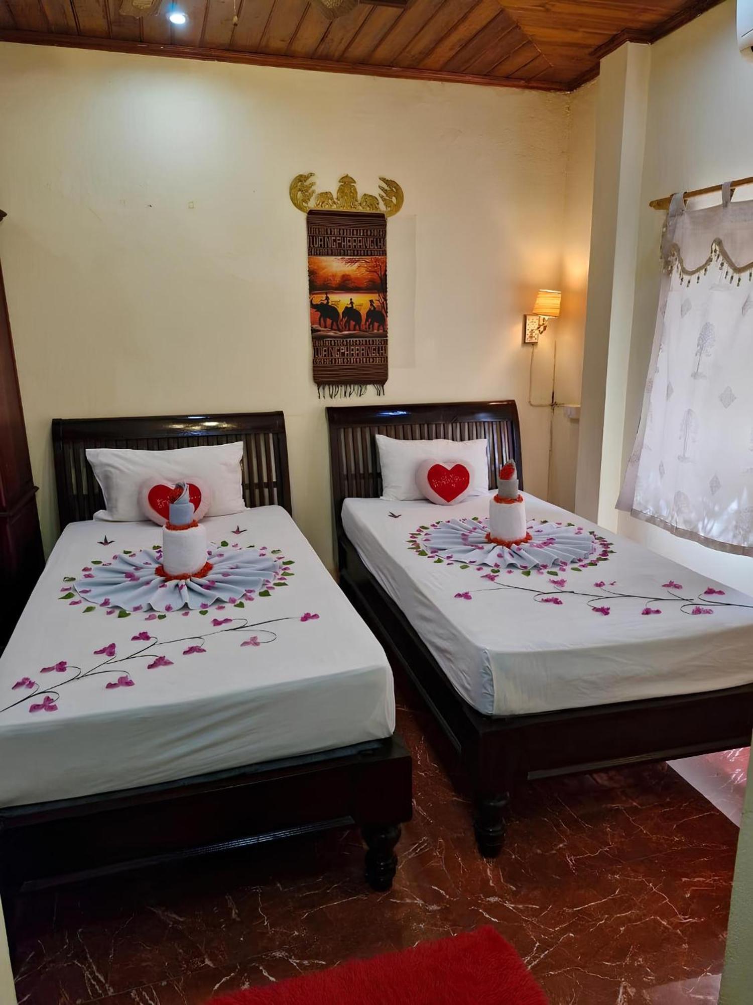 Sakura Wood House Hotel Luangprabang Kültér fotó