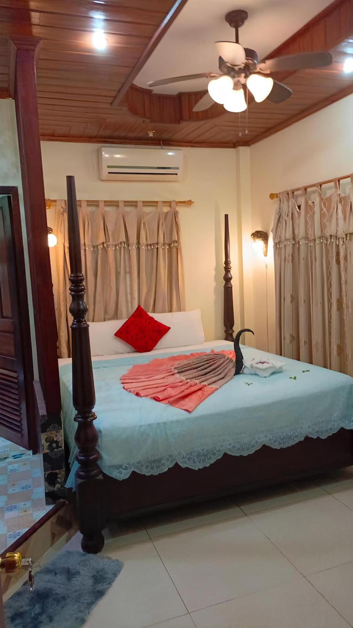 Sakura Wood House Hotel Luangprabang Kültér fotó