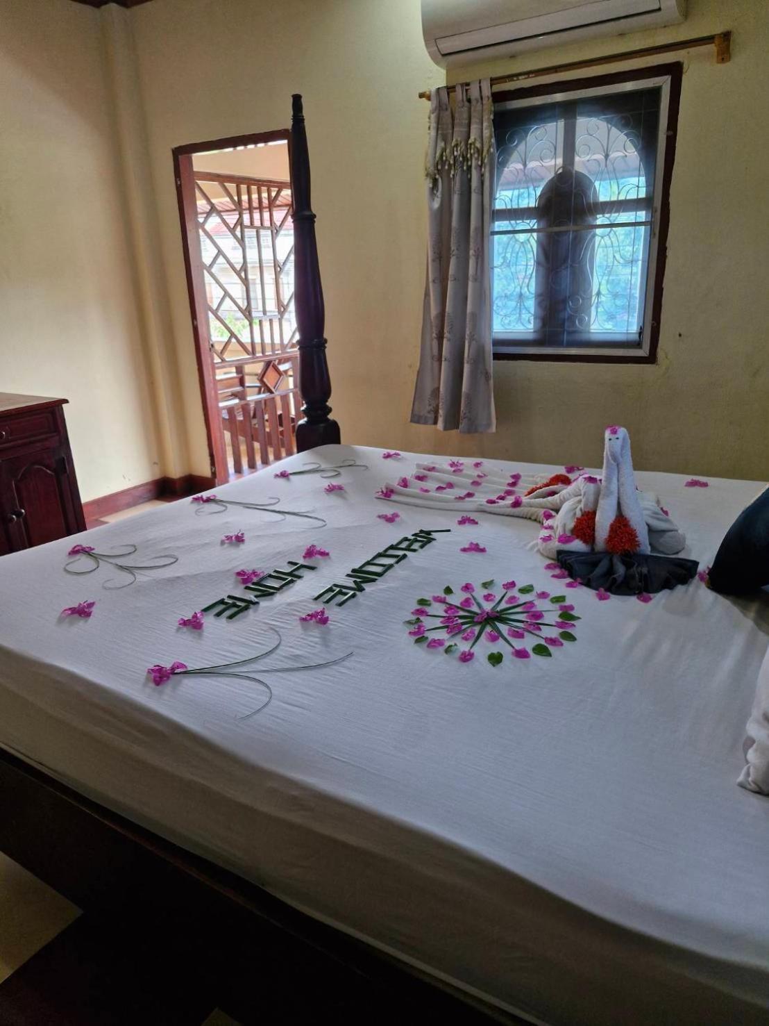 Sakura Wood House Hotel Luangprabang Kültér fotó